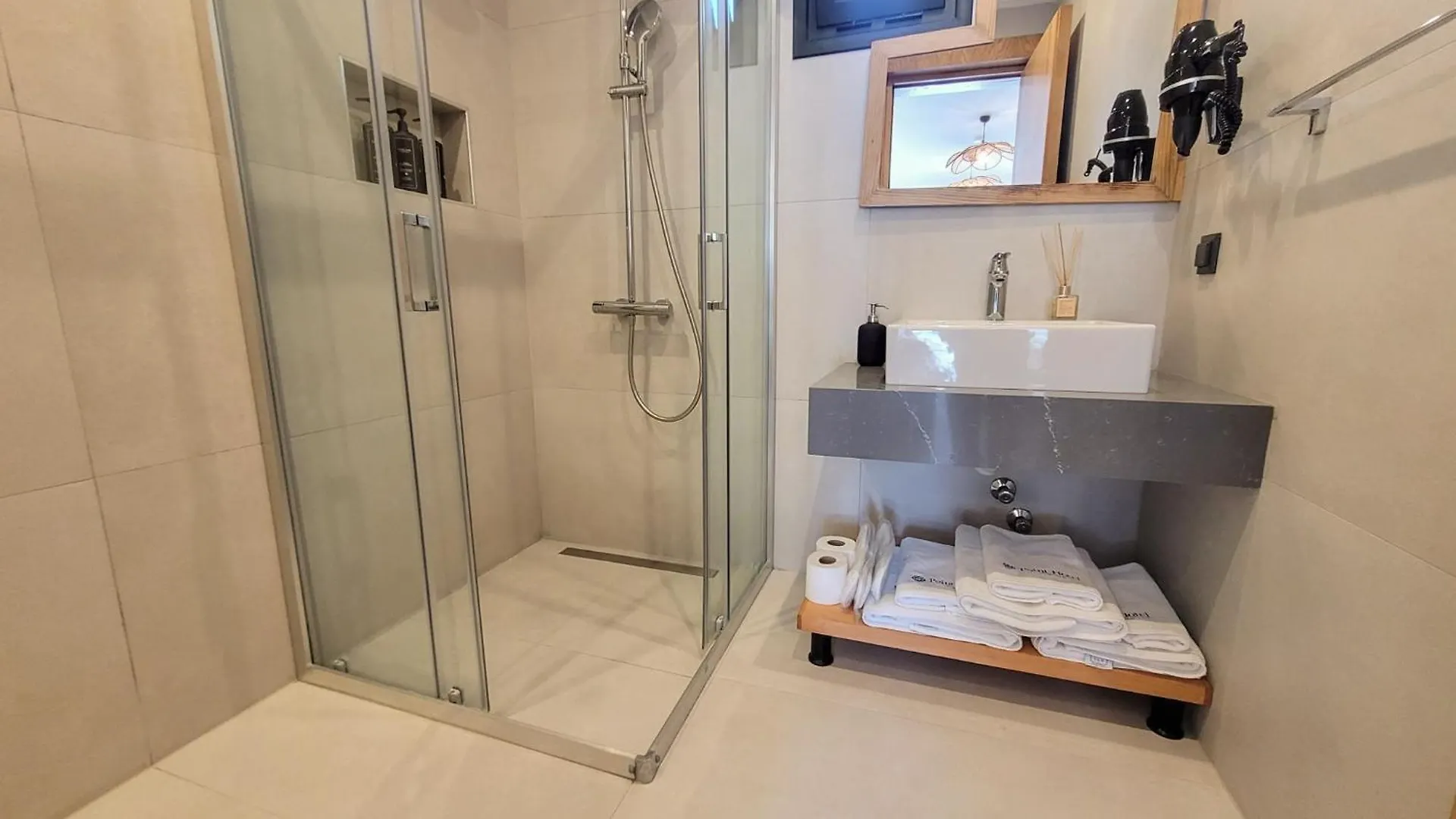Otel Cuneydi Pansiyon Yalıkavak
